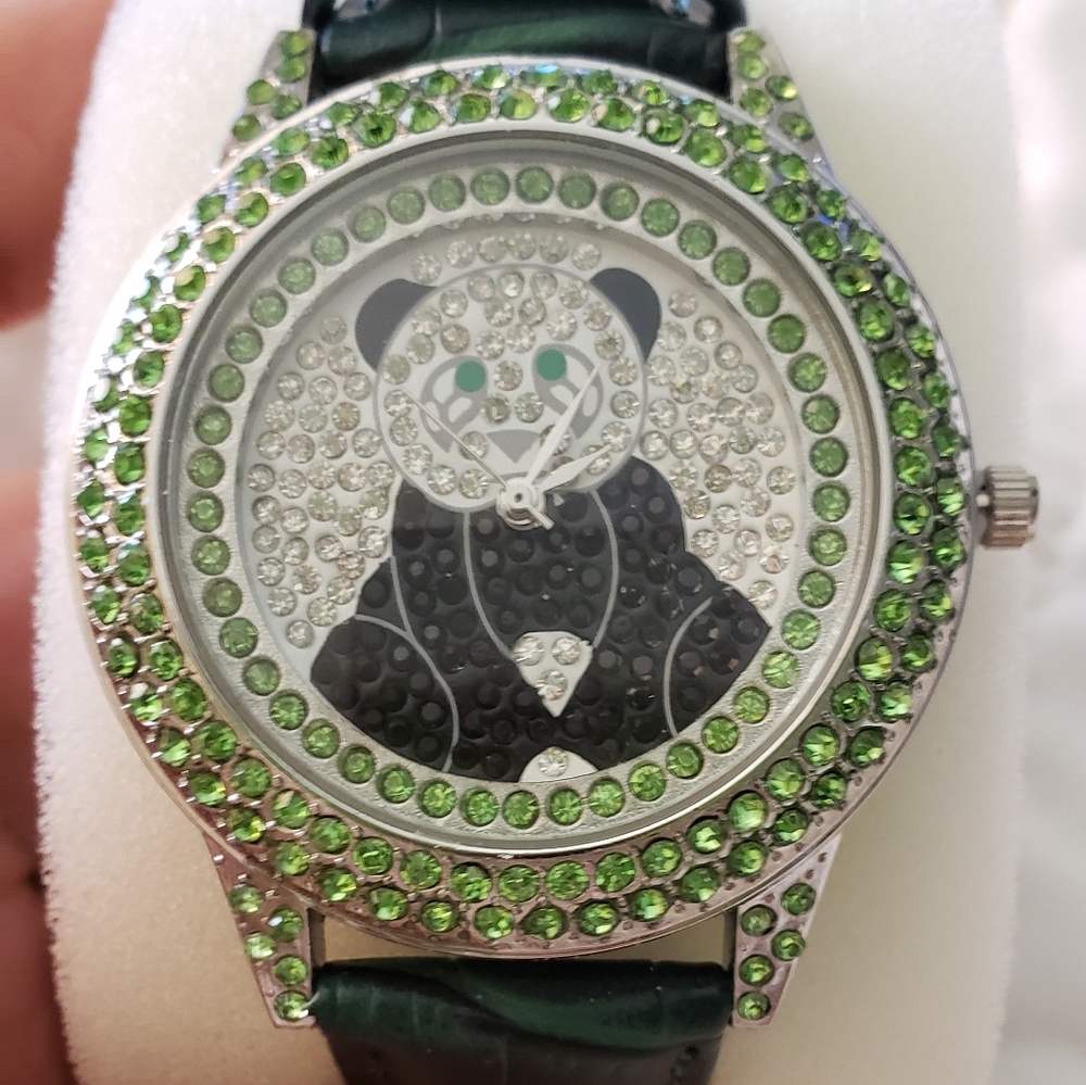 7 inch, Green Panda watch 🐼⌚, Leather Strap, 42 mm Case Width, Stainless back